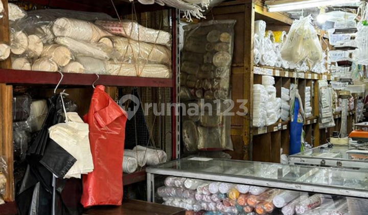 Senen Shop House Unfurnished One Floor Strategic Location 2