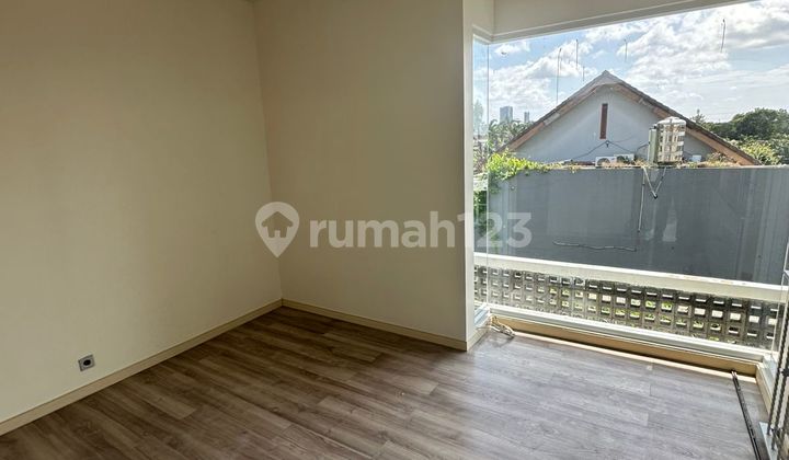 Affordable House in Bintaro Sector 9, Newly Renovated with Swimming Pool Affordable House in Bintaro Sector 9, Newly Renovated with Swimming Pool