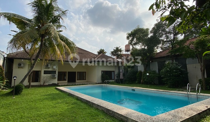 Rumah di Kemang Jakarta Selatan Ada Kolam Renang Luas Tanah Besar Lokasi Strategis Rumah di Kemang Jakarta Selatan Ada Kolam Renang Luas Tanah Besar Lokasi Strategis