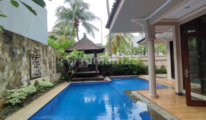 Rumah Hook Murah di Sektor 9-Bintaro Ada Kolam Renang 2 Lantai Rumah Hook Murah di Sektor 9-Bintaro Ada Kolam Renang 2 Lantai