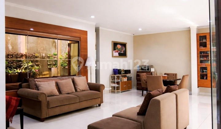 Rumah Murah 2 Lantai di Discovery Sektor 9 Siap Huni Terawat