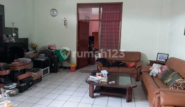 Dijual Ruko di Jl A Yani 2.5 Lantai 1