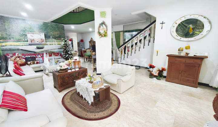 Rumah Cantik dan Rapi di Puri Indah Rumah Cantik dan Rapi di Puri Indah