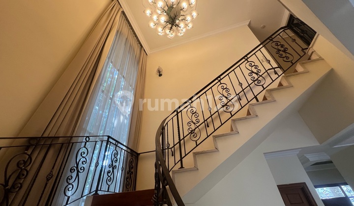 Stylist Family 4 Bedroom House in Pondok Indah Stylist Family 4 Bedroom House in Pondok Indah