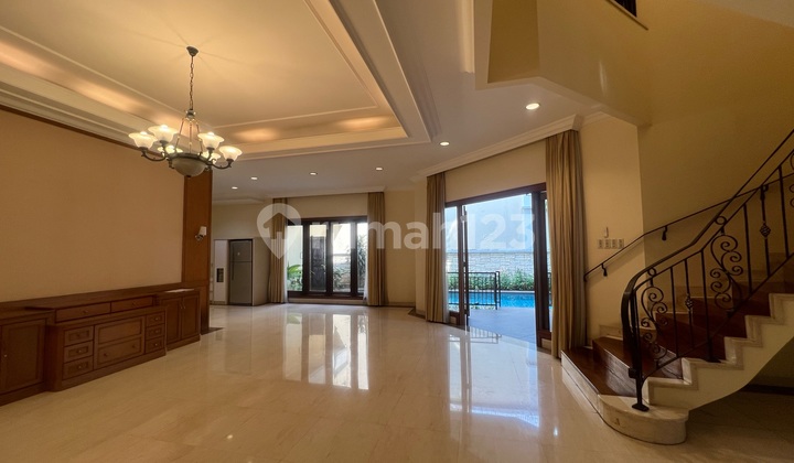 Stylist Family 4 Bedroom House in Pondok Indah Stylist Family 4 Bedroom House in Pondok Indah