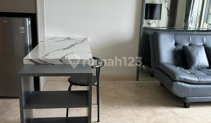 Sewa Cepat Gold Coast Apartment 1Br 51M Furnish