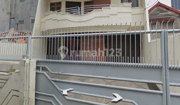 Quick Sale House in Kebon Kacang, Tanah Abang 2