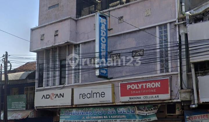 For Sale Negotiable House, Also Suitable for Business Location in Kartasura, Sukoharjo. 2