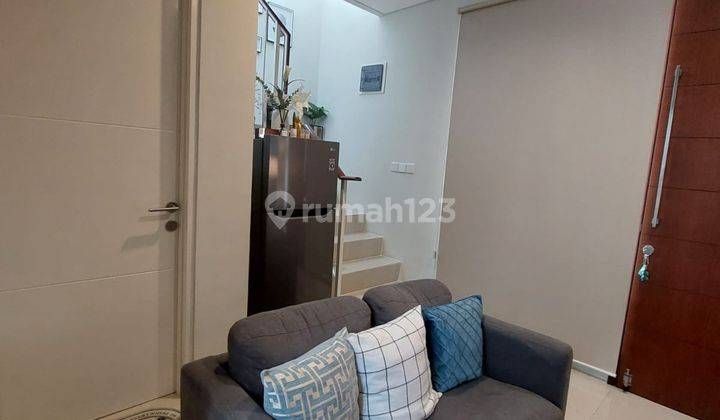 Rumah Minimalis 2 Lantai Furnished di Northwest Lake, Surabaya 2