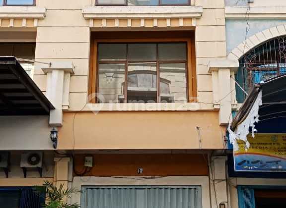 Disewakan Ruko 3,5 Lantai Lokasi Strategis di Panjang Jiwo Surabaya Disewakan Ruko 3,5 Lantai Lokasi Strategis di Panjang Jiwo Surabaya