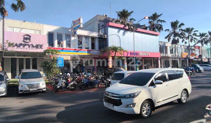 Rare Item Two-Story Shop House Negotiable Suitable for Salon and Other Businesses in San Antonio East Surabaya 2