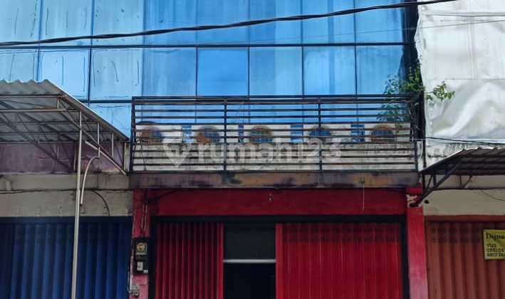 Disewakan Ruko 3 Lantai Semufurnished di Gatot Subroto Jember
