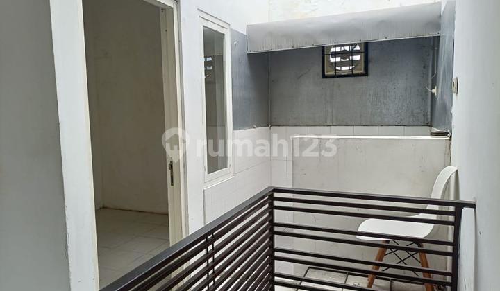 For Rent Cheap Shop House in Strategic Location East Surabaya at Green City Town House 2