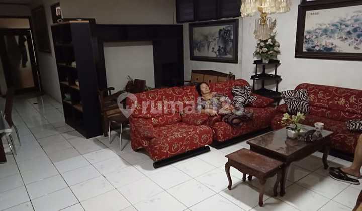 For Quick Sale: 3-Story Boarding House Negotiable at Jagalan Shop House Near Semarang City Center 2