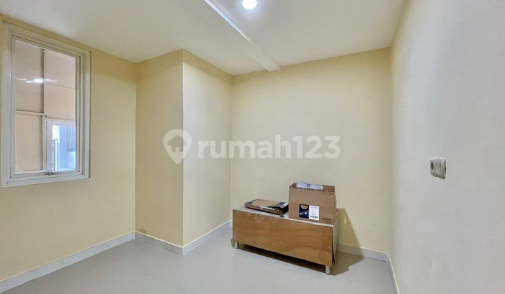 Renovated Premium Residence SHM Lakarsantri, Surabaya 2
