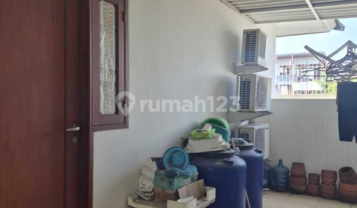 Rumah terenovasi SHM modern houseLakarsantri, Surabaya Rumah terenovasi SHM modern houseLakarsantri, Surabaya