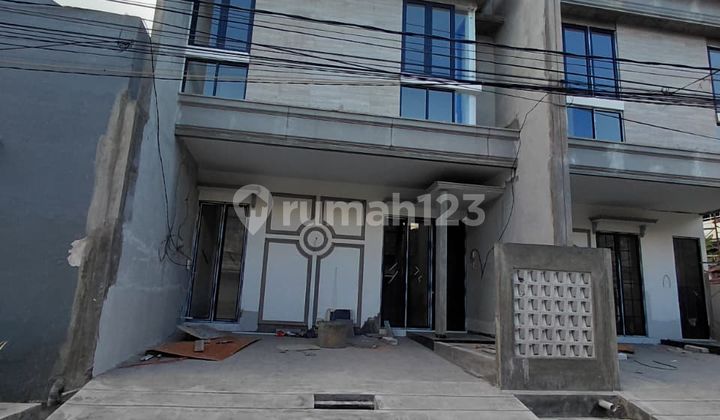 Rumah Terenovasi Semi Furnished nyaman huni SHM wiyung, surabaya 2