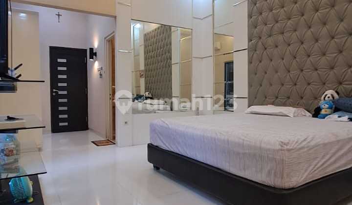 W House, SHM Floor, Kertajaya Indah Area 2