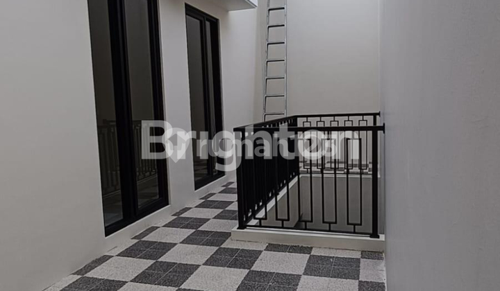 Fresh 2-Story House Very Close to Galaxy Mall, Only About 2 Minutes Away 2