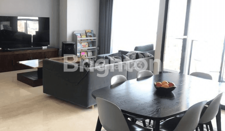 Apartemen the peak di atas mall tunjungan plaza Private Lift, Full Furnish 2