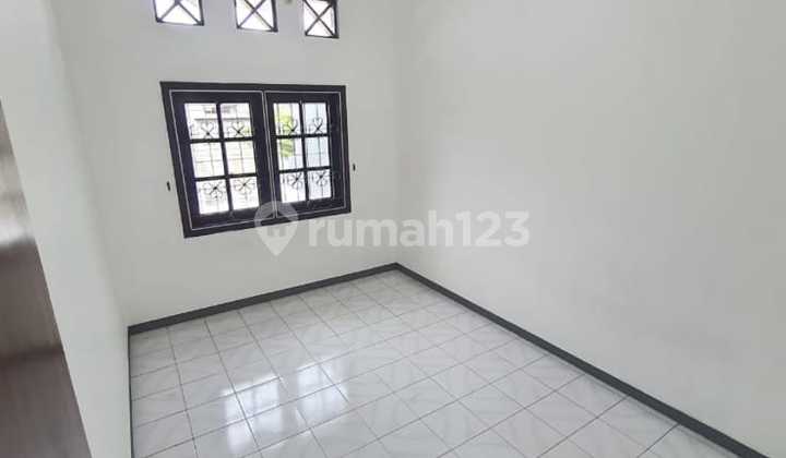 Renovated House with Unfinished SHM in Mulyorejo Area, Surabaya 2
