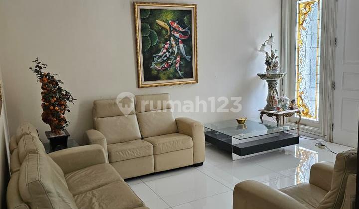 Rumah 2 Lantai SHM di Daerah Gubeng