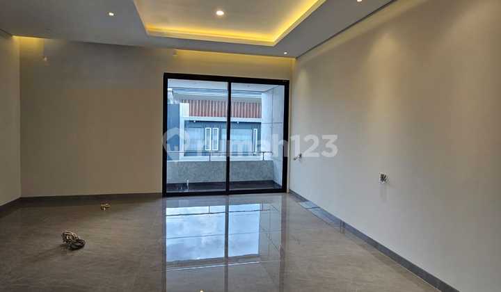 Rumah Pakuwon Indah Imperial Golf 2 Lantai PPJB di Lakarsantri 2