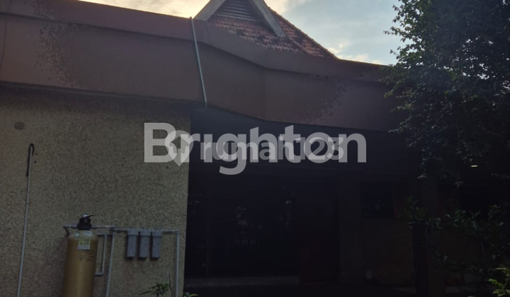 RUMAH DI AREA RONGGOLAWE SURABAYA DEPAN HOTEL QUEST 2