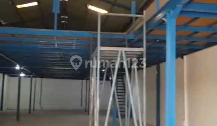 Gudang Terenovasi 380 M2 HGB Asemroei, Surabaya