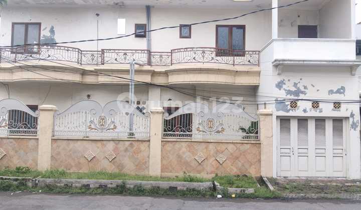 2-Story House in the Raya Darmo Area, Surabaya 2