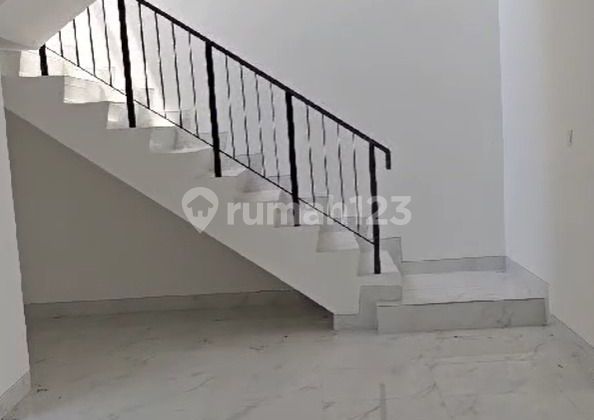 Rumah Besar Permata Hijau Pik 2 Extension Siap Huni