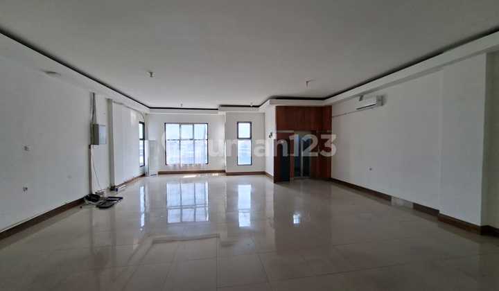 Large Pluit Shophouse, Strategic Location, Ready to Use