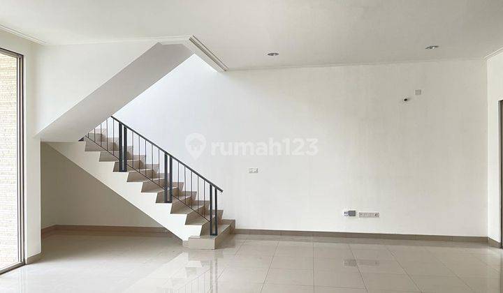 Disewakan rumah siap huni pik 2 murah cluster  2