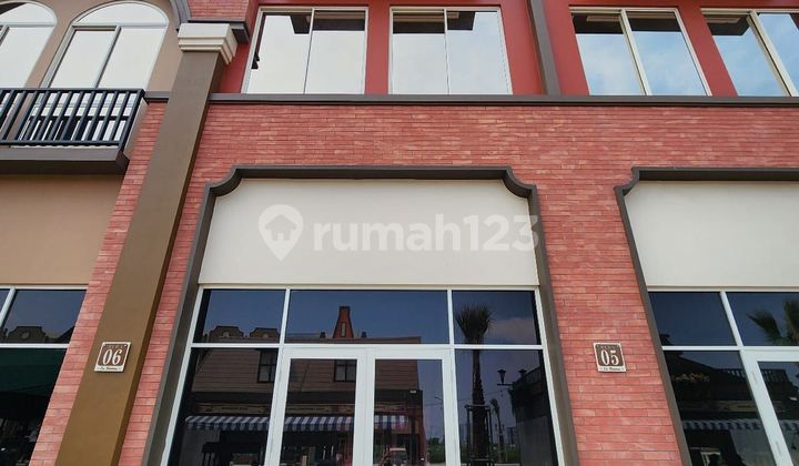 Pik 2 shop house, suitable for office or restaurant, most friendly price.