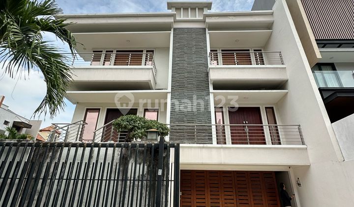 Rumah Mewah Permata Buana Lokasi Exclusive Siap Pakai