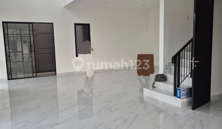 Pik 2 House with Lake View Large Size Ready to Live In Pik 2 House with Lake View Large Size Ready to Live In