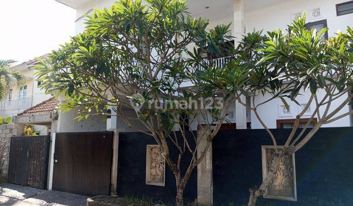 Rumah 2 Lantai Semi Furnished di Taman Griya 2