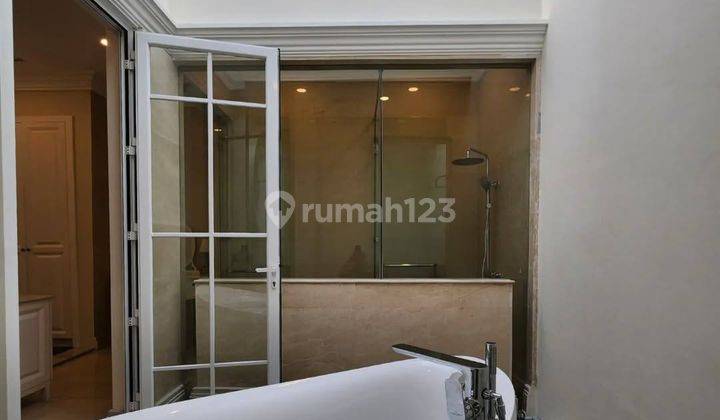 Kebayoran Baru Townhouse Private Pool Cozy Living Siap Huni 2