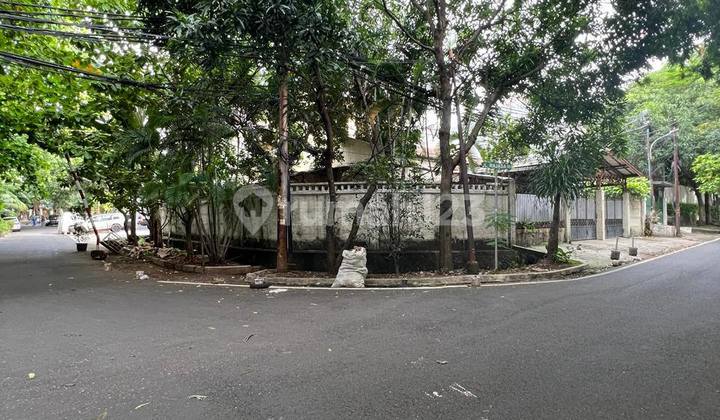 FOR SALE KEBAYORAN BARU AREA SELONG RUMAH LAMA HITUNG TANAH JARANG ADA