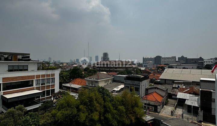 Dijual Gedung 4 Lantai Lokasi Strategis Dekat Binus Palmerah 2