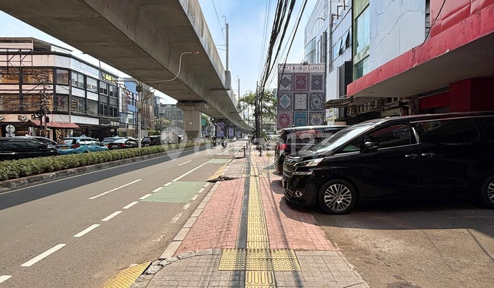 FOR SALE KEBAYORAN BARU 3 RUKO BANGUNANAN 3,5 LANTAI + MEZZANINE PARKIR LUAS 