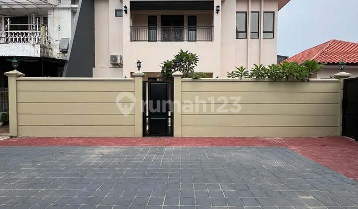 FOR SALE RADIO DALAM KOMPLEK KEBAYORAN BARU SIAP HUNI TURUN HARGA JUAL CEPAT