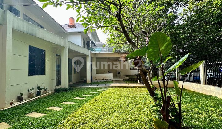 FOR SALE KEBAYORAN BARU PAKUBUWONO AREA HALAMAN & BALKON LUAS 2 LANTAI 