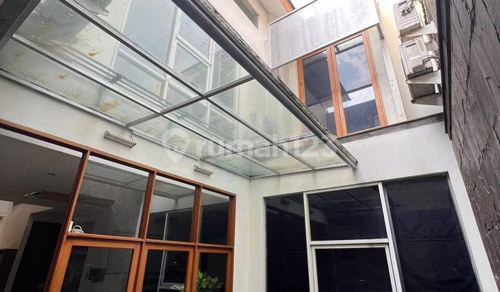 FOR SALE IN KEBAYORAN BARU NEAR AHMAD DAHLAN, HOUSE READY TO OCCUPY, QUICK SALE