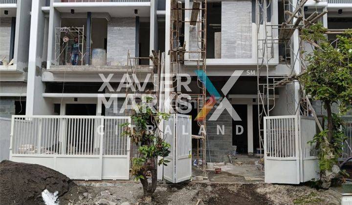 Rumah Minimalis Modern Gress di Tenggilis Tengah  2