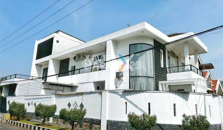 Rumah Dharmahusada Indah Utara Full Furnish Megah Hook 1