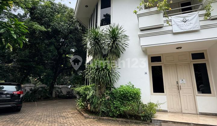 Dijual Rumah Hoek di Jl Barito. Kebayoran Baru. Jakarta Selatan