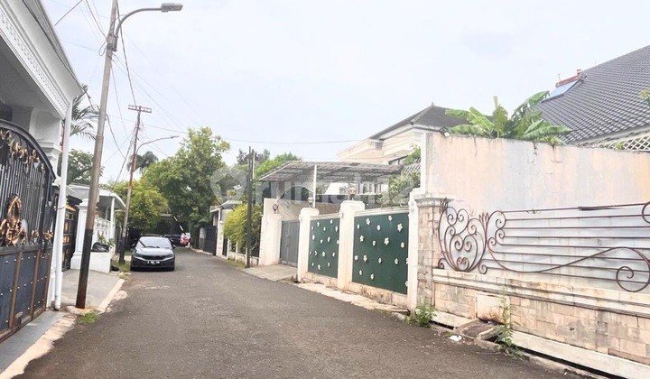 For Sale House in Radio Dalam, South Jakarta 2