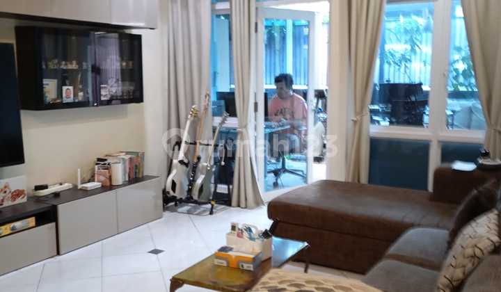 Dijual Rumah di Penaten Barat Jakarta Selatan