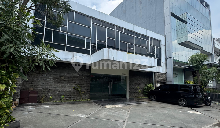 Dijual Gedung Mini di Kebayoran Baru Jakarta Selatan